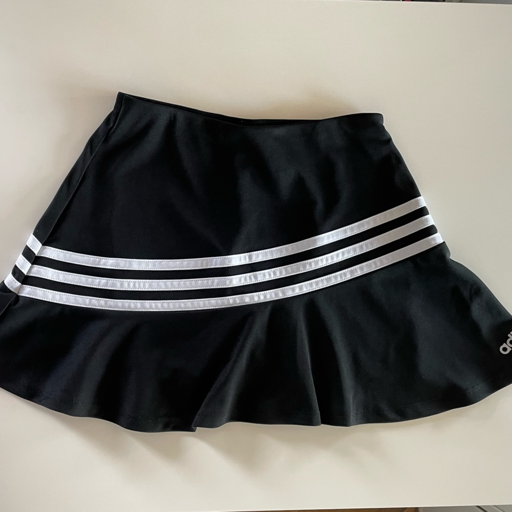 Adidas Youth Girls Black Skirt (or skort) for Tennis/Golf Size Youth Small (7/8)